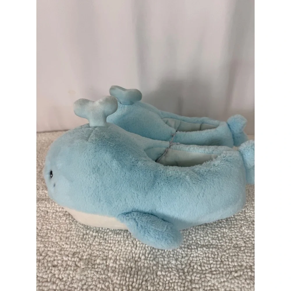 Cat & Jack Kids‎ XL Whale Plush Slippers Blue Size 6-7 New w/ Tags Cute